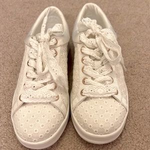 NWOT Rampage Holly white eyelet lace fashion sneakers  women's US size 7